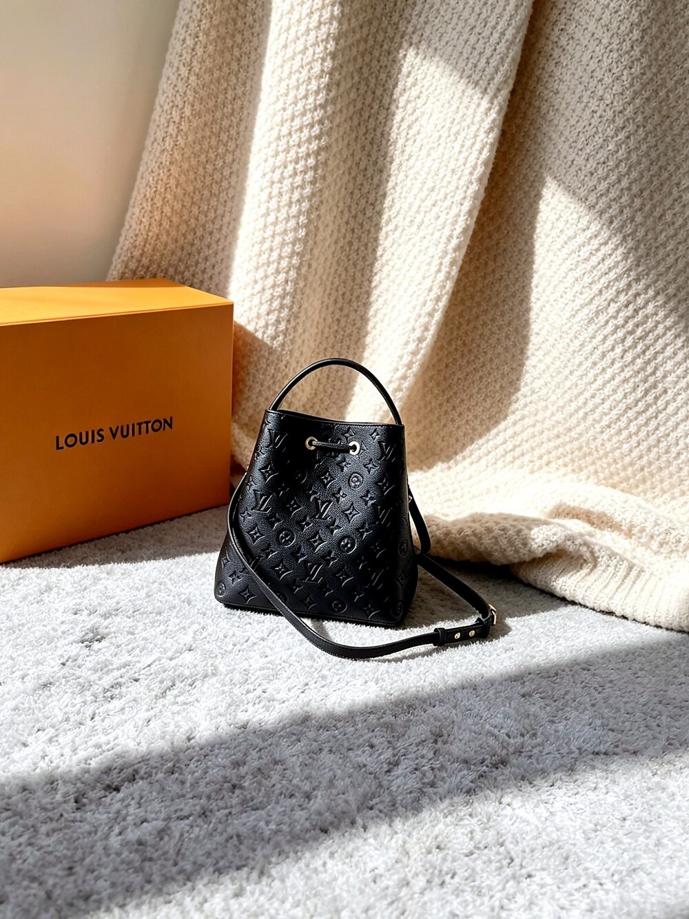 Louis Vuitton Black Monogram Empreinte Neonoe MM Bucket Bag - Picture 4 of 6